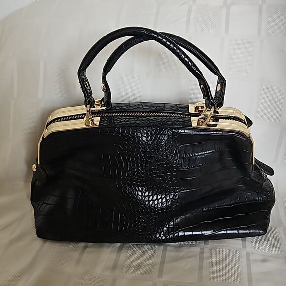 Bebe Crocodile Leather Black & Gold Purse - Picture 4 of 16